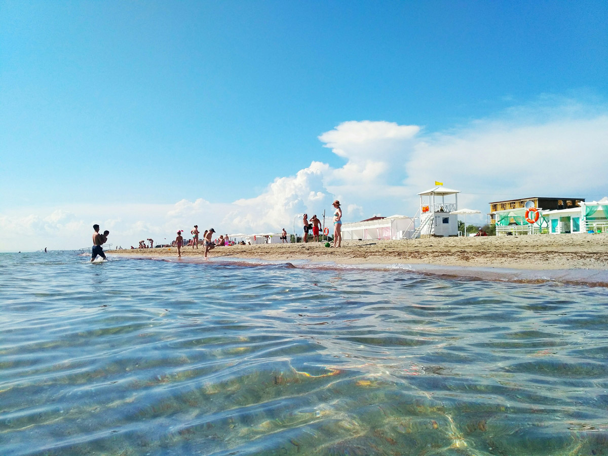Где в Крыму песчаные пляжи – Штормовое